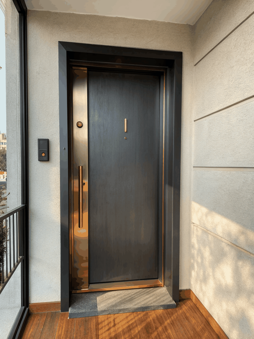 Solidne drzwi wejściowe do mieszkania o podwyższonej izolacyjności akustycznej 42dB